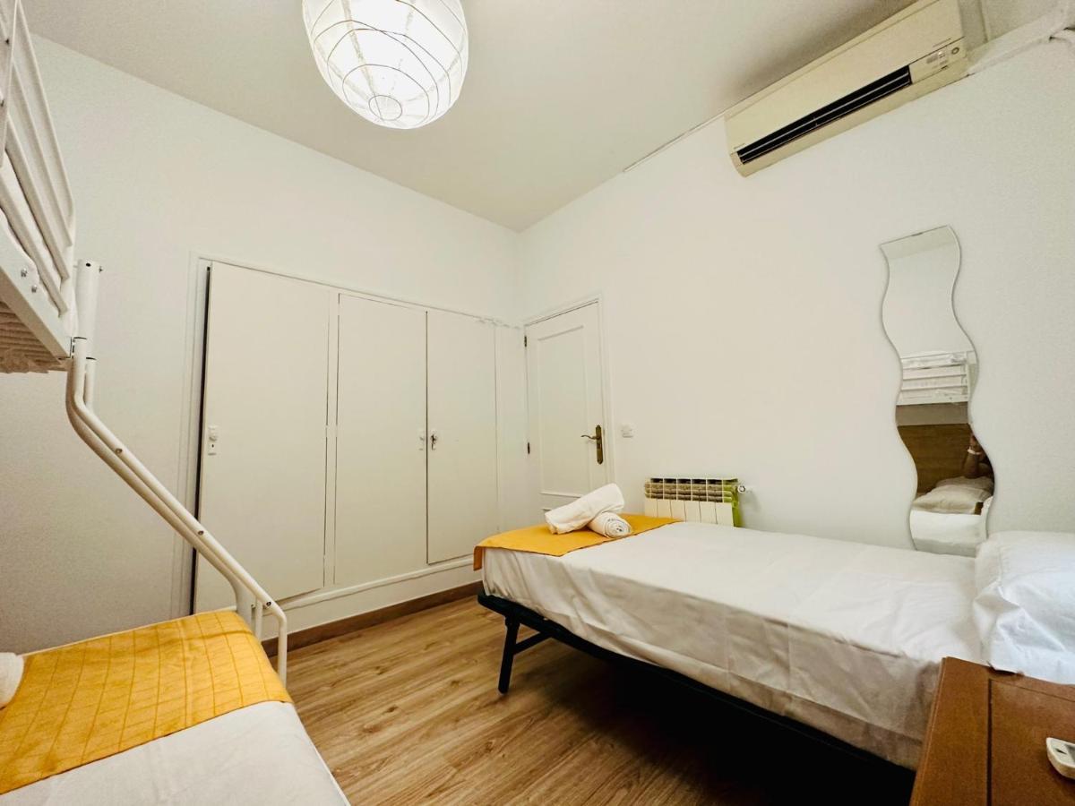 Punta Me Rooms Near The Gran Via Madrid Exterior photo