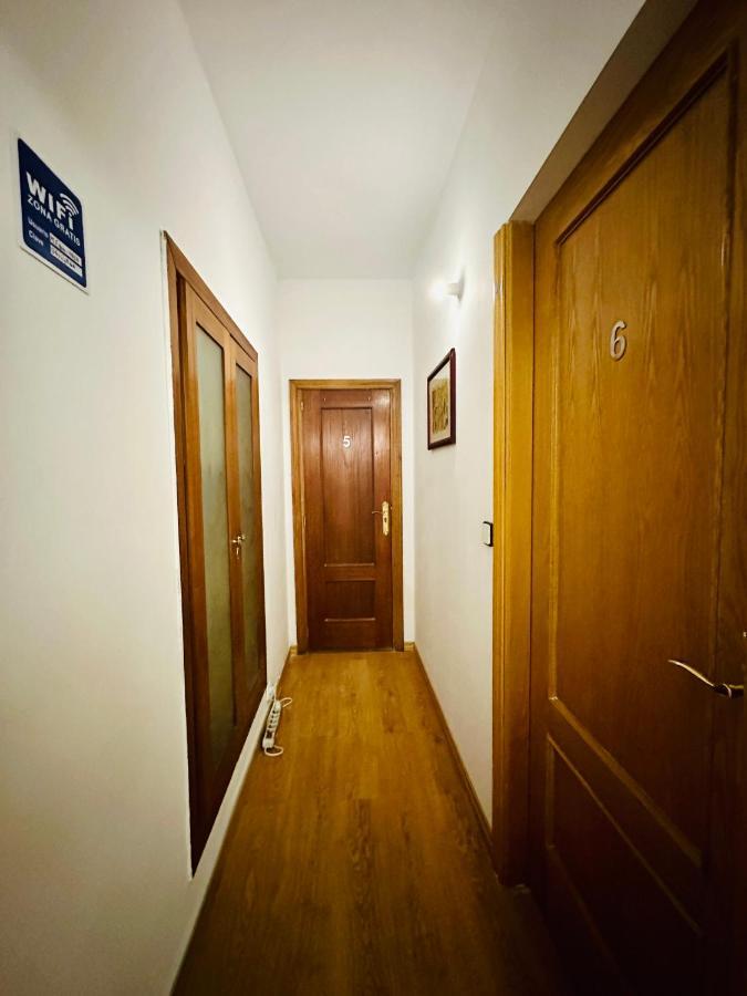 Punta Me Rooms Near The Gran Via Madrid Exterior photo