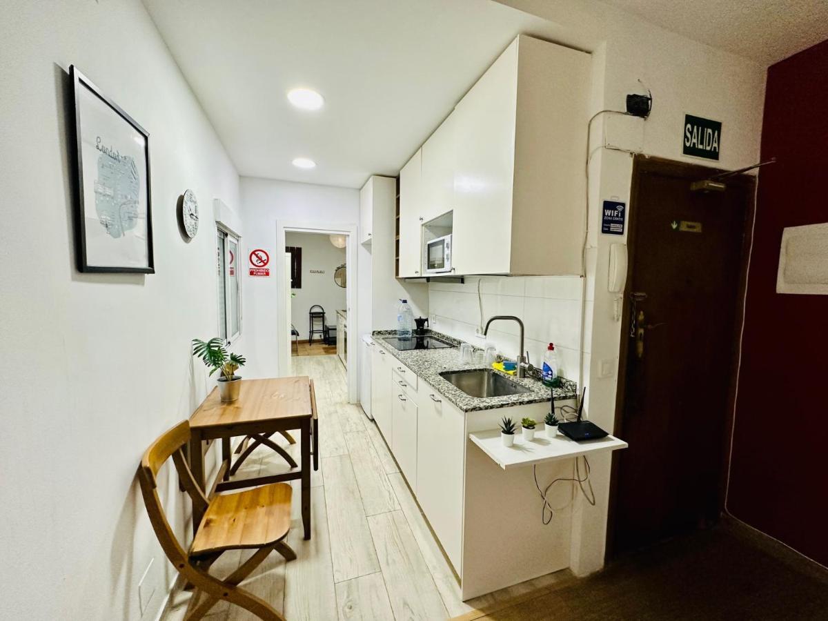 Punta Me Rooms Near The Gran Via Madrid Exterior photo